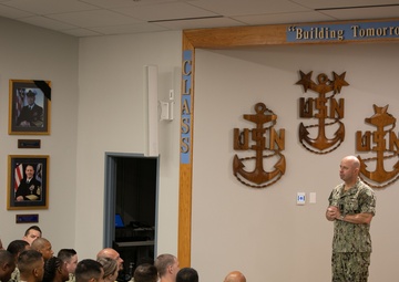 VCNO Visits Sailors in Naval Station Newport