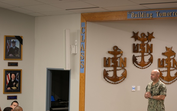 VCNO Visits Sailors in Naval Station Newport