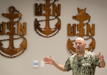 VCNO Visits Sailors in Naval Station Newport