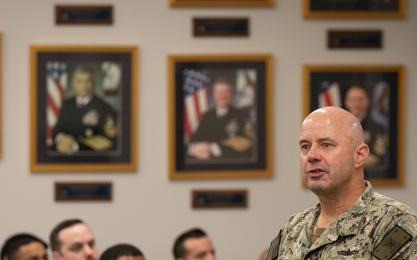 VCNO Visits Sailors in Naval Station Newport