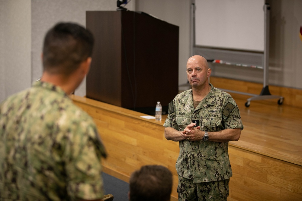 VCNO Visits Sailors in Naval Station Newport