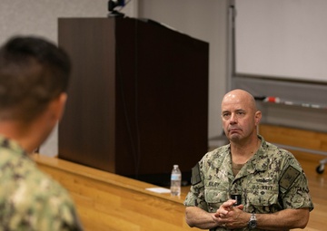 VCNO Visits Sailors in Naval Station Newport