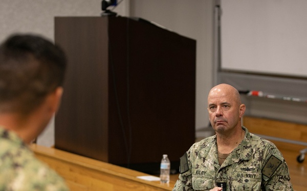 VCNO Visits Sailors in Naval Station Newport