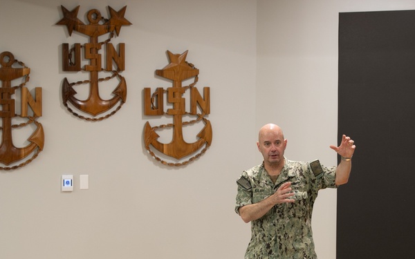VCNO Visits Sailors in Naval Station Newport