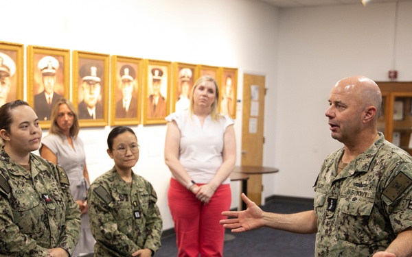 VCNO Visits Sailors in Naval Station Newport