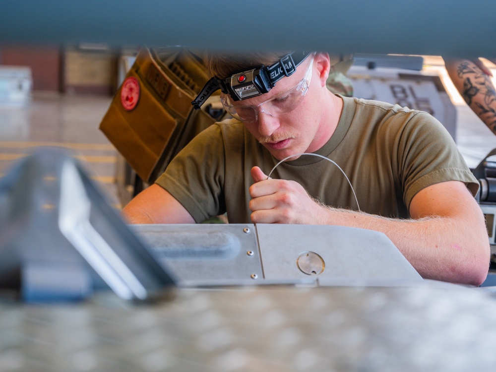 Luke Hosts Quarterly Weapons Load Competition