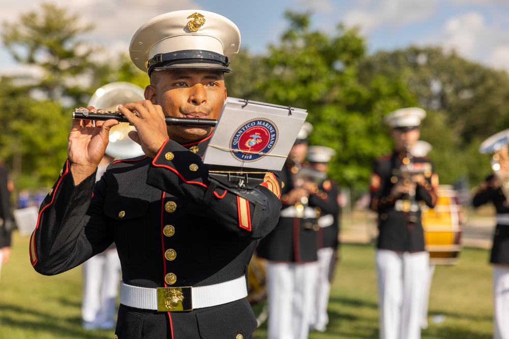 Quantico Marine Band performs for veterans: Chicago Marine Week 2025