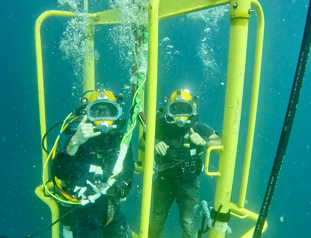 Navy Divers Conduct Operations in the Pacific