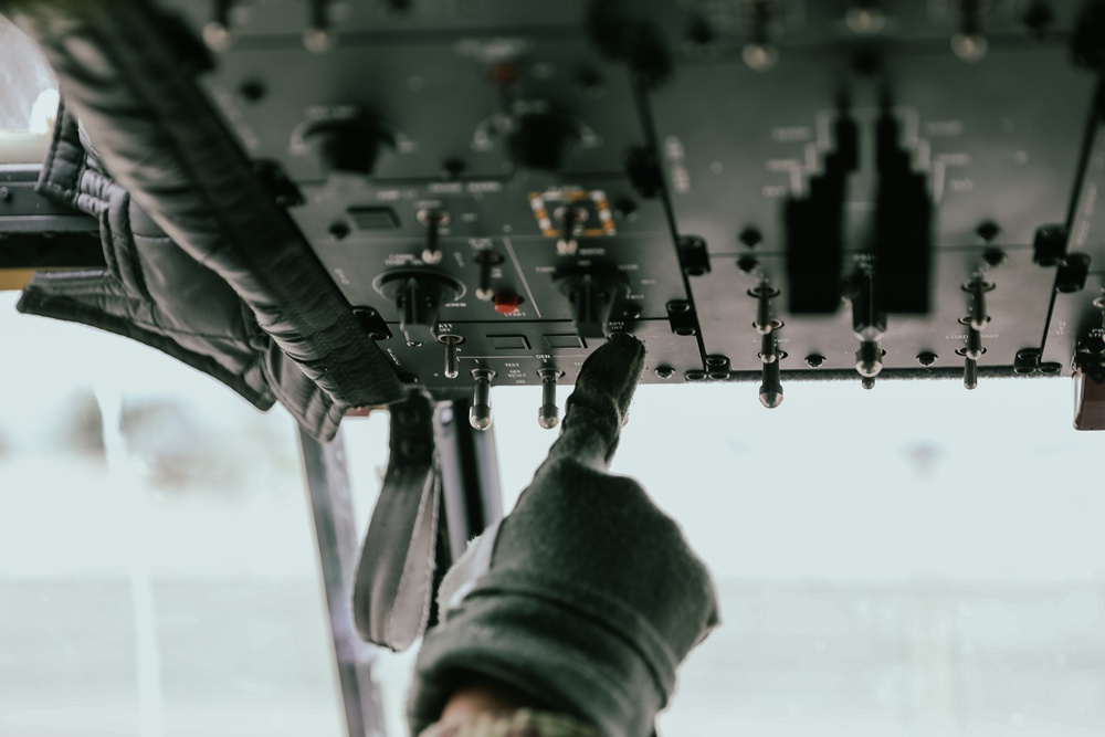1st Air Cavalry Brigade Commander takes flight