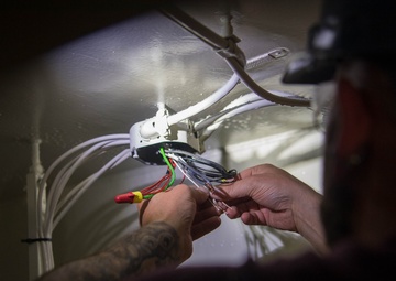 Ronald Reagan Sailors Conduct Maintenance