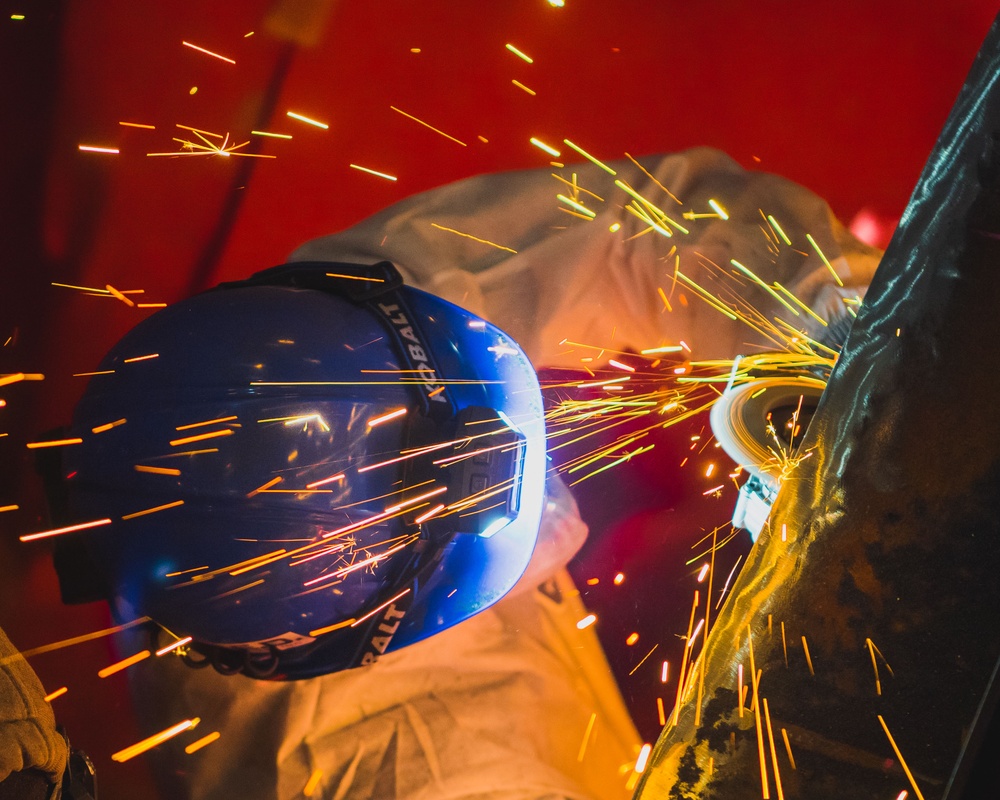 Contractors Overhaul Space Aboard Ronald Reagan