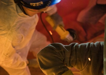 Contractors Overhaul Space Aboard Ronald Reagan