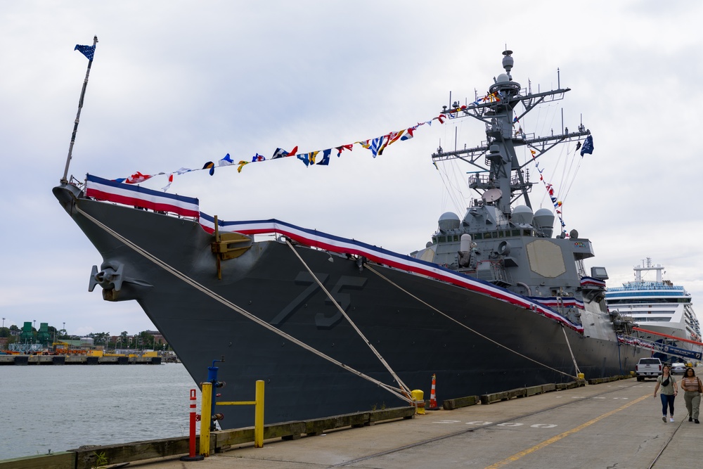 USS DONALD COOK Sea &amp; Anchor Inbound Boston