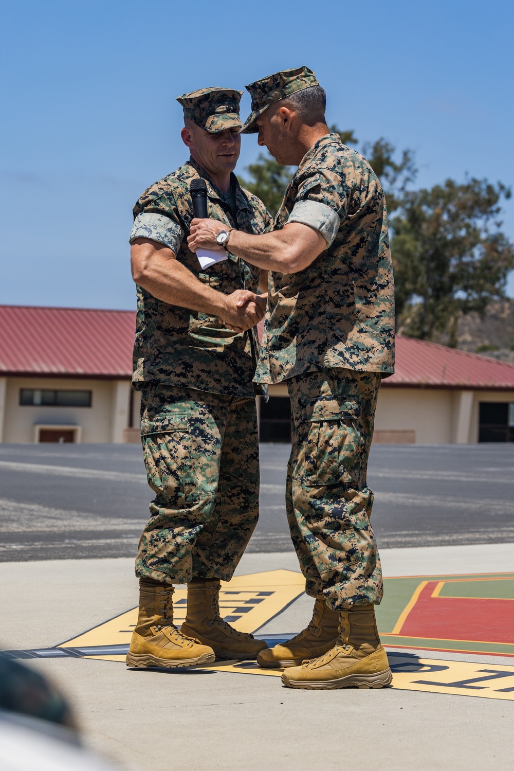 5th Marines holds change of command ceremony