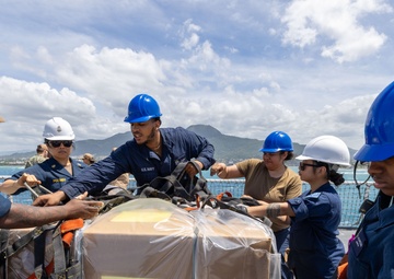 USNS Comfort Arrives in Dominican Republic for CP25