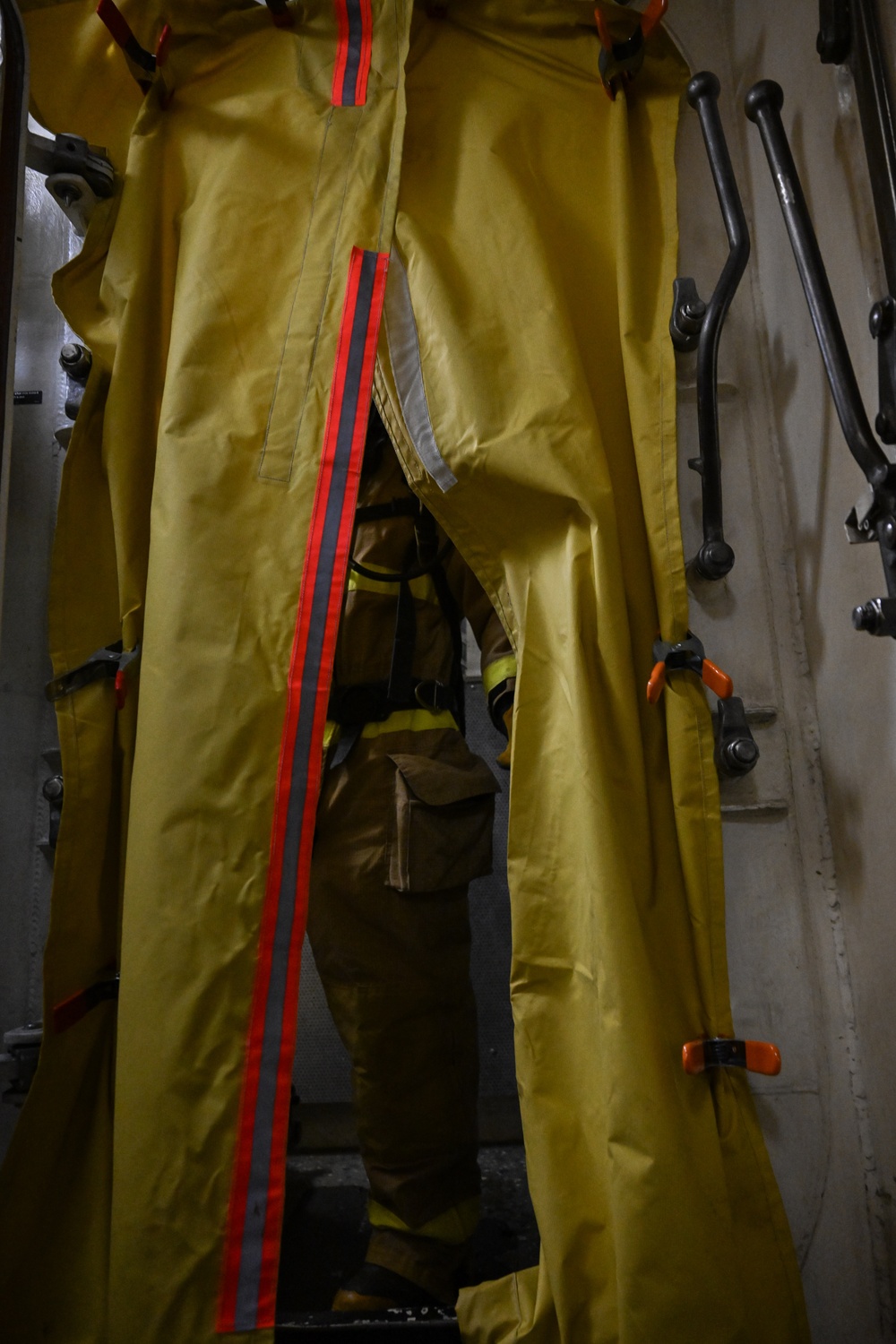 Legend-class USCGC Stratton (WMSL 752) crew members conduct training at sea
