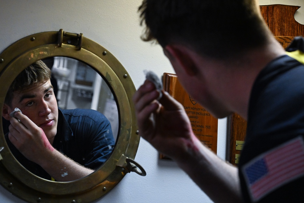 Coast Guard Cutter Stratton crewmembers conduct training at sea