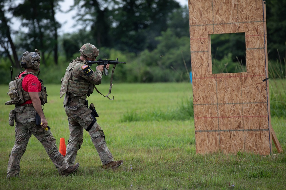 Spc. Robert Ruiz-Rhoades  fires an M4 - 2025 National Best Warrior