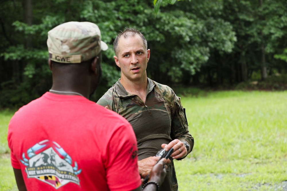 U.S. Army Sgt. Igwe Leads Staff Sgt. Byrne in Medal of Honor Run - 2025 Best Warrior
