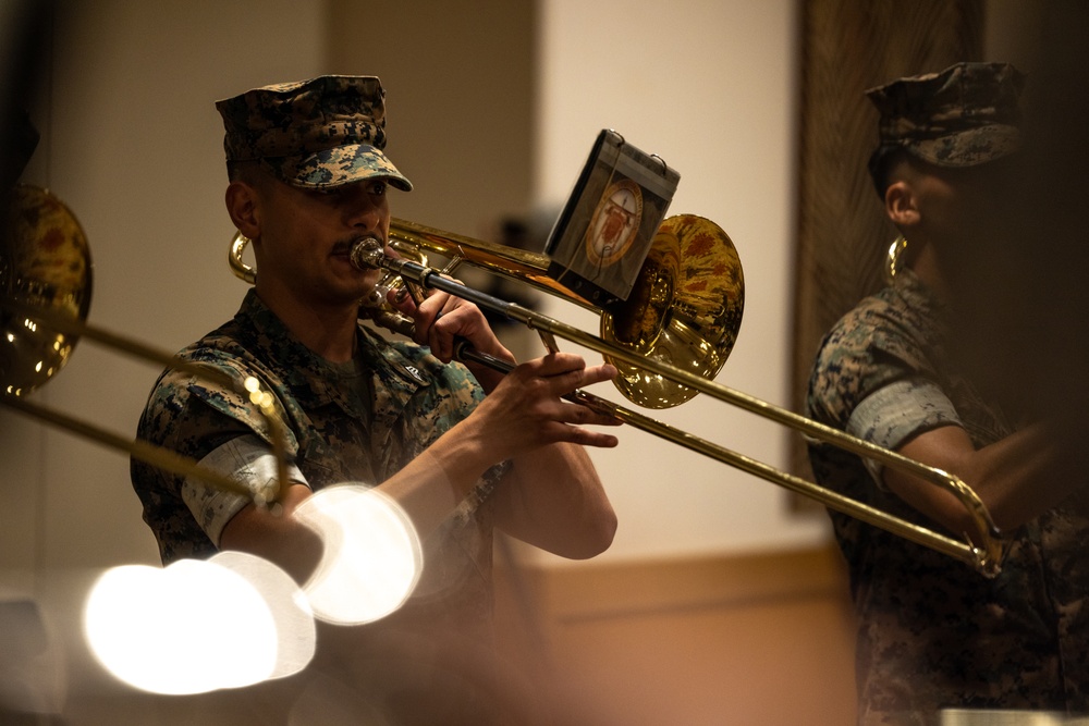 III MSB conducts change of command ceremony