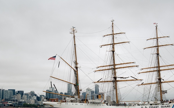 Seattle Welcomes CGC Eagle 2025