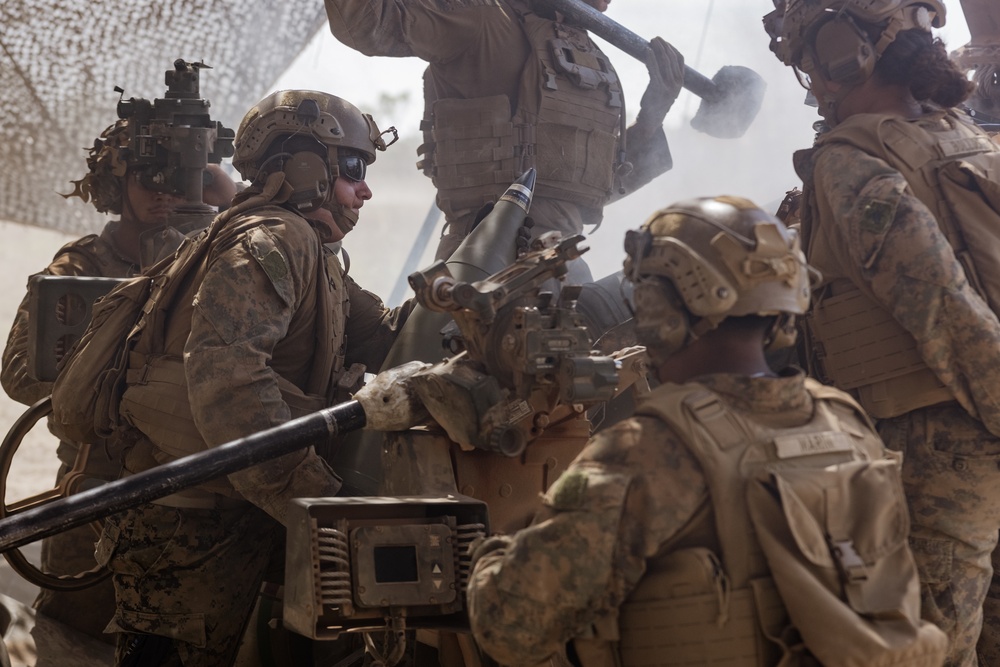Talisman Sabre 25: 3rd Bn., 11th Marines, MRF-D 25.3, and 103 Battery, 8/12th Regiment conduct Bilateral Gunline Fire with M777 Howitzers