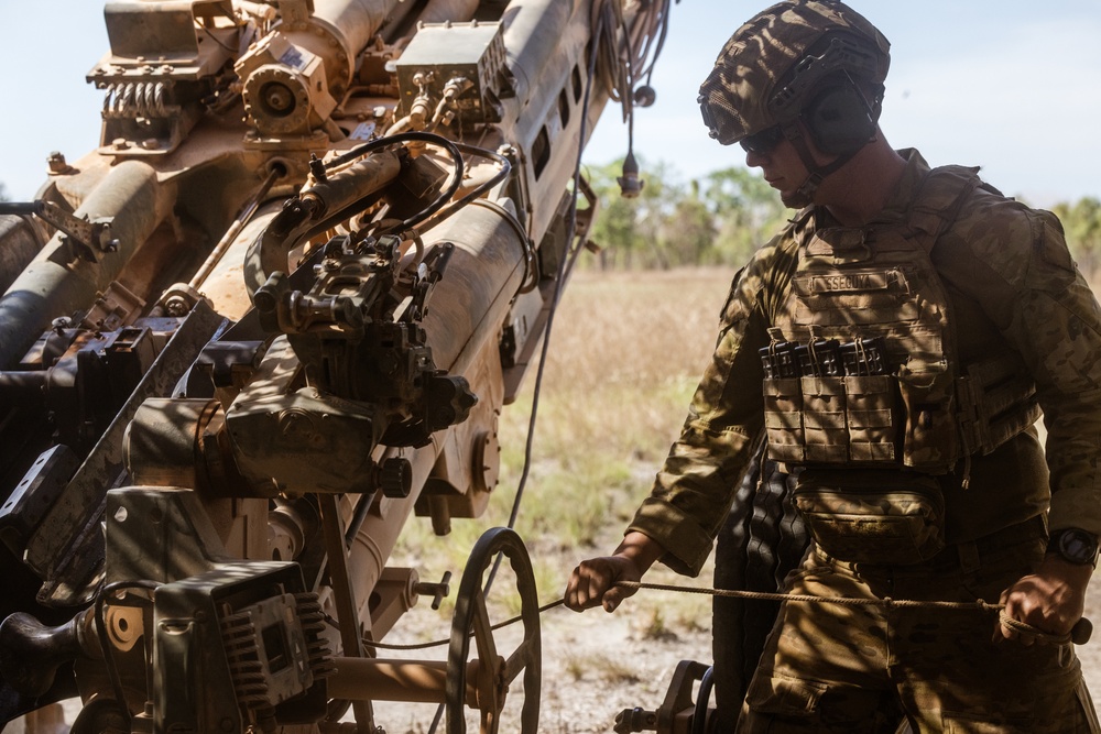 Talisman Sabre 25: 3rd Bn., 11th Marines, MRF-D 25.3, and 103 Battery, 8/12th Regiment conduct Bilateral Gunline Fire with M777 Howitzers