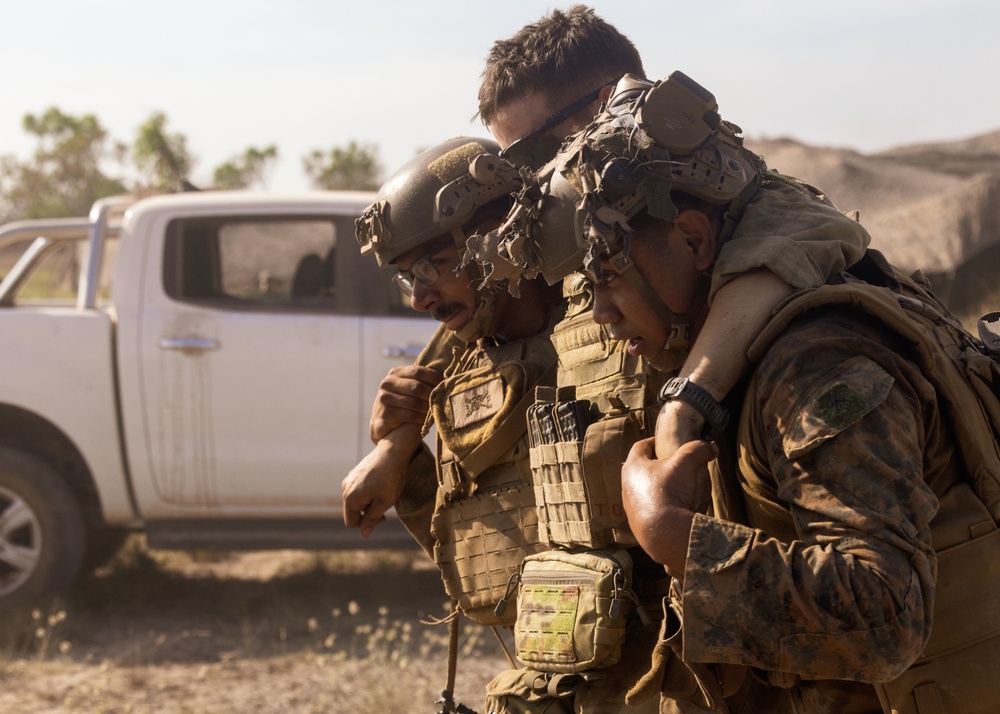 Talisman Sabre 25: 3rd Bn., 11th Marines, MRF-D 25.3, and 103 Battery, 8/12th Regiment conduct Bilateral Gunline Fire with M777 Howitzers
