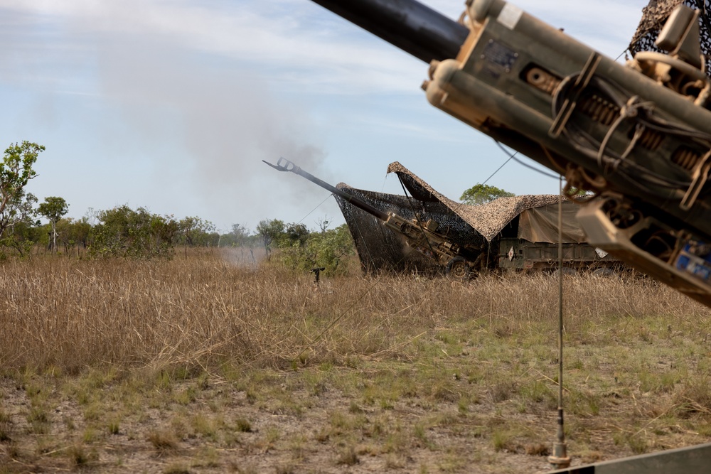 Talisman Sabre 25: 3rd Bn., 11th Marines, MRF-D 25.3, and 103 Battery, 8/12th Regiment conduct Bilateral Gunline Fire with M777 Howitzers