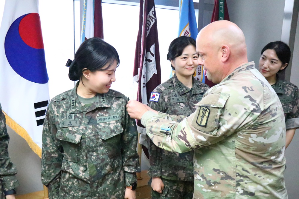 ROK Exchange Program Patching Ceremony
