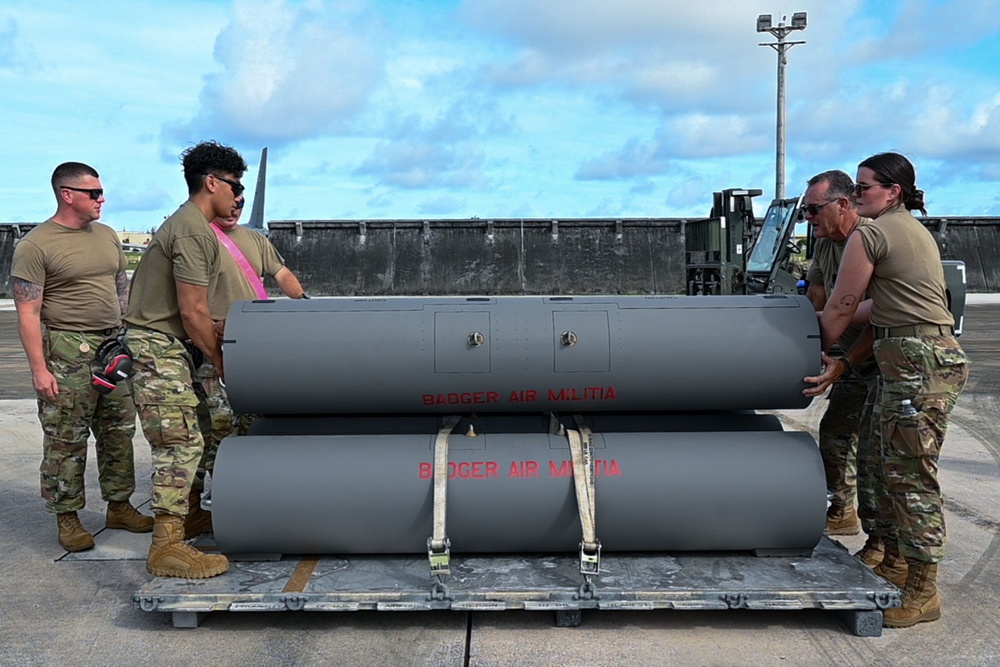 11th AXMS, 187th AMXS set up lighting protection system and travel pods