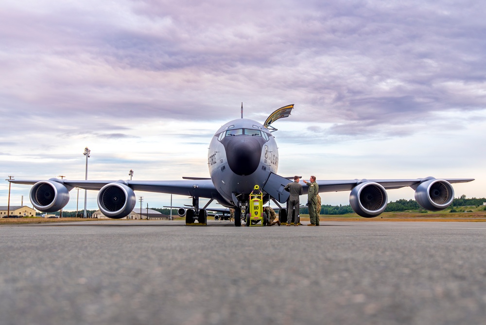 REFORPAC 25: KC-135 pre-flight in Alaska