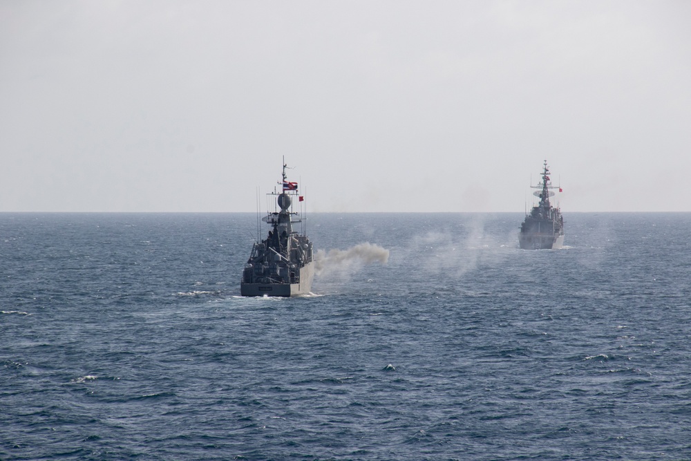 U.S. Navy, Royal Thai Navy Conduct Gunnery Exercise