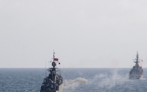 U.S. Navy, Royal Thai Navy Conduct Gunnery Exercise