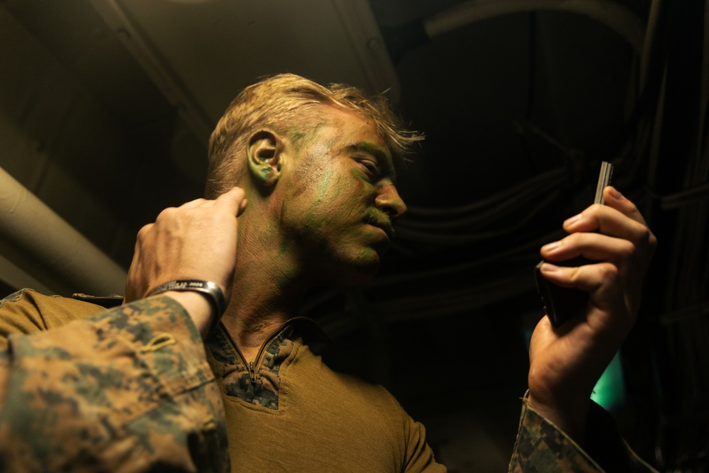 22nd MEU(SOC) | Lima Co. Amphibious Assault During COMPTUEX