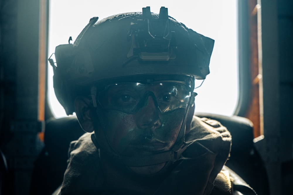 22nd MEU(SOC) | Lima Co. Amphibious Assault During COMPTUEX