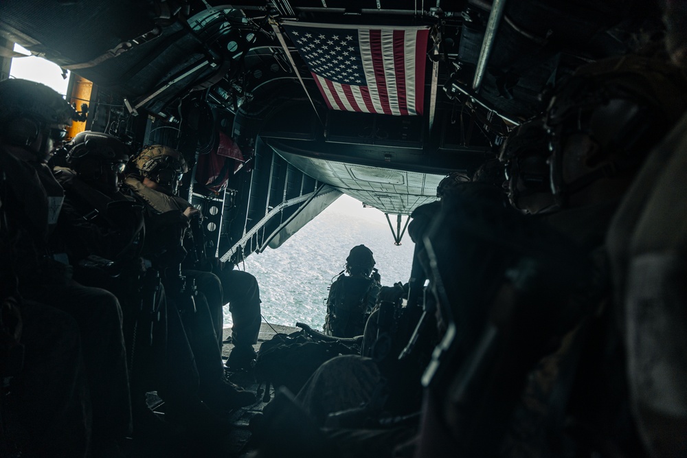 22nd MEU(SOC) | Lima Co. Amphibious Assault During COMPTUEX