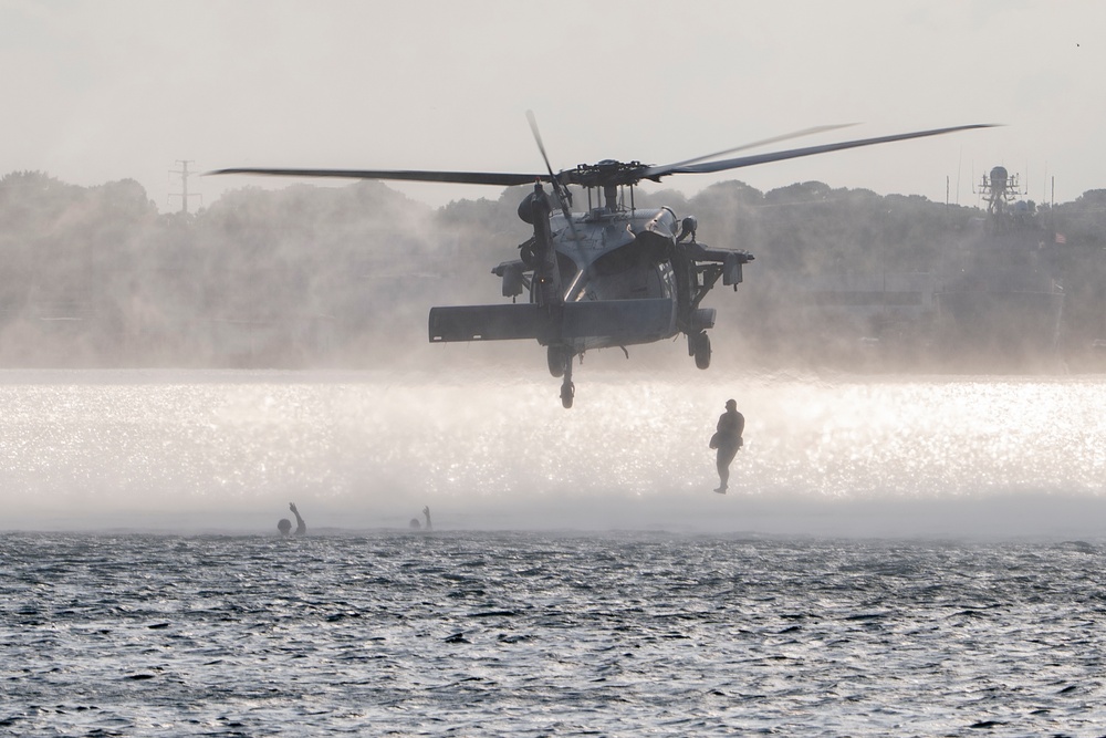 U.S. Navy SEALs, HSC-7, HSC-28 Conduct Cast and Recovery and Helo Familiarization Training