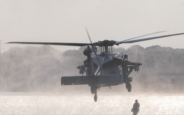 U.S. Navy SEALs, HSC-7, HSC-28 Conduct Cast and Recovery and Helo Familiarization Training