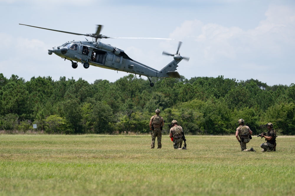 U.S. Navy SEALs, HSC-7, HSC-28 Conduct Cast and Recovery and Helo Familiarization Training