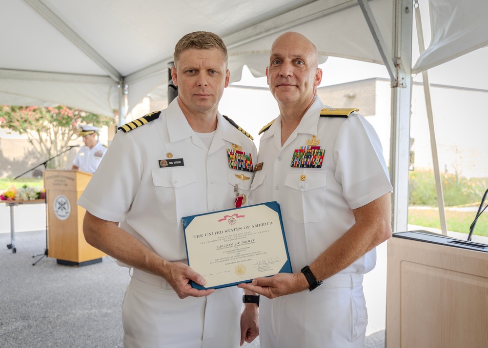 EOD Group TWO Holds Change of Command Ceremony