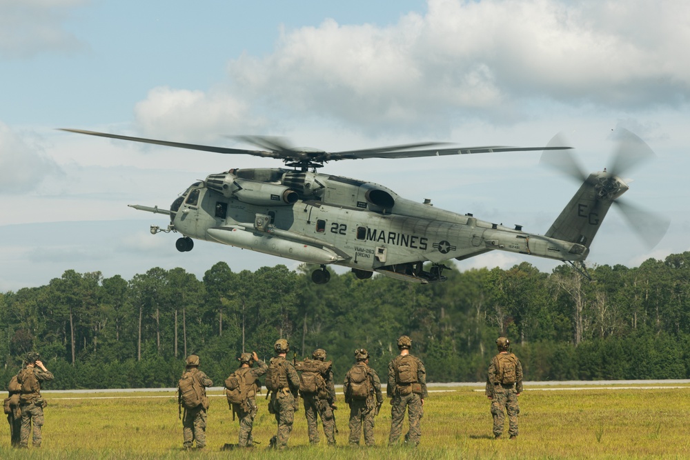 22nd MEU(SOC) | Lima Co. Amphibious Assault During COMPTUEX