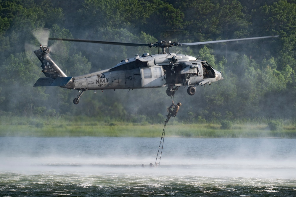 U.S. Navy SEALs, HSC-7, HSC-28 Conduct Cast and Recovery and Helo Familiarization Training