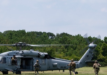 U.S. Navy SEALs, HSC-7, HSC-28 Conduct Cast and Recovery and Helo Familiarization Training