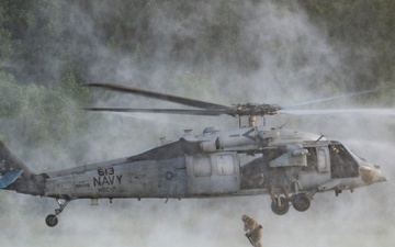 U.S. Navy SEALs, HSC-7, HSC-28 Conduct Cast and Recovery and Helo Familiarization Training