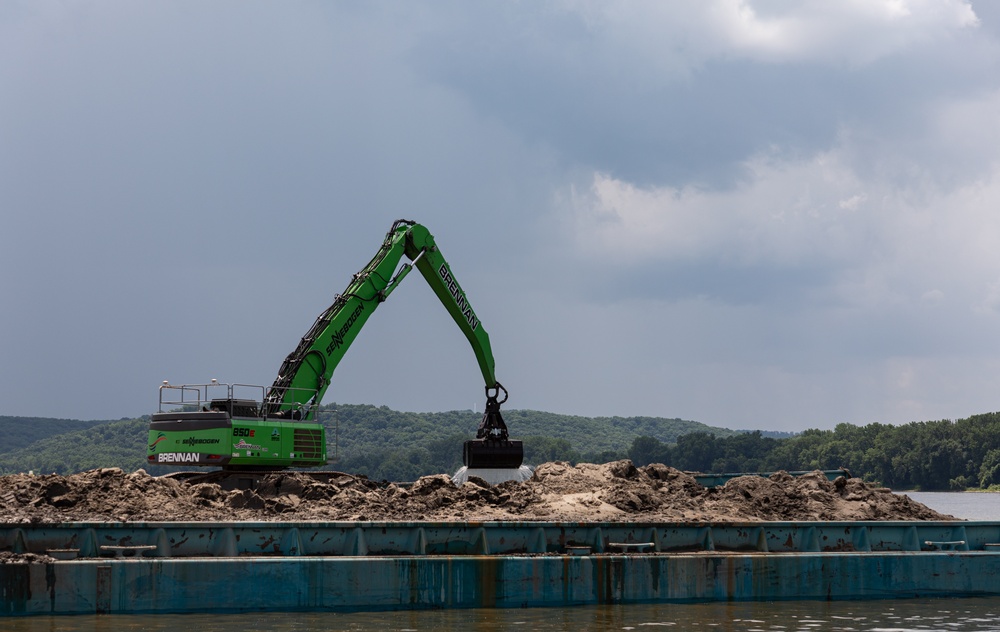 Lock and Dam 22 Launches Fish Ladder to Improve Migration Pathways