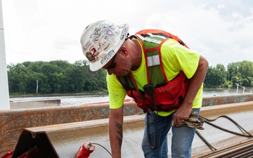 Lock and Dam 22 Launches Fish Ladder to Improve Migration Pathways