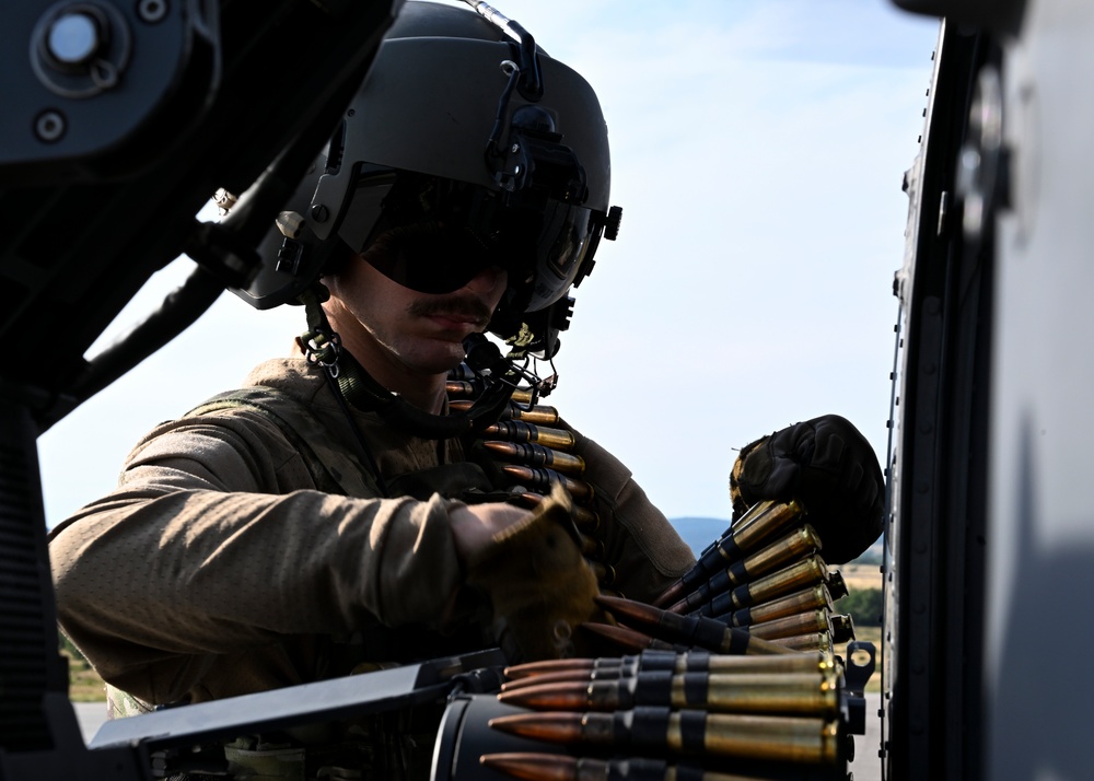 HH-60W takes flight during Jolly Vihar 25