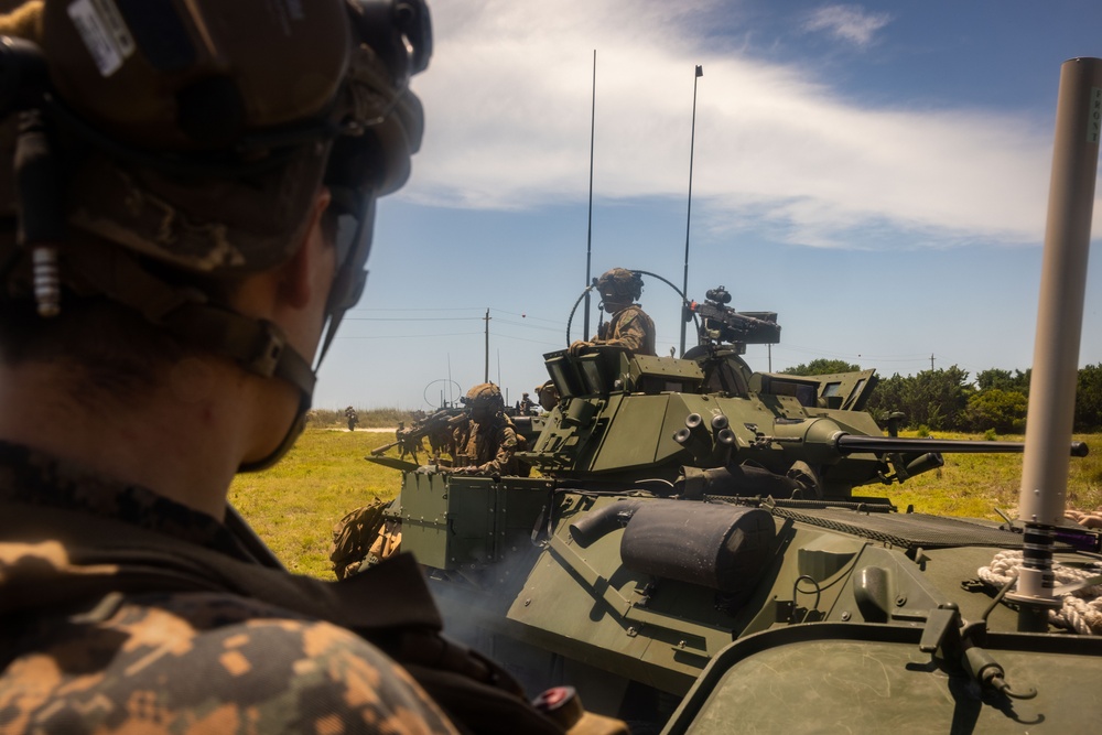 22nd MEU(SOC) | 2nd LAR Conducts Amphibious Assault During COMPTUEX