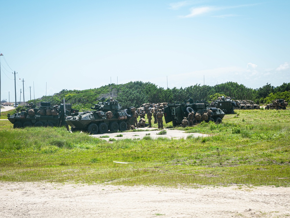 22nd MEU(SOC) | LAR Conducts Amphibious Assault During COMPTUEX